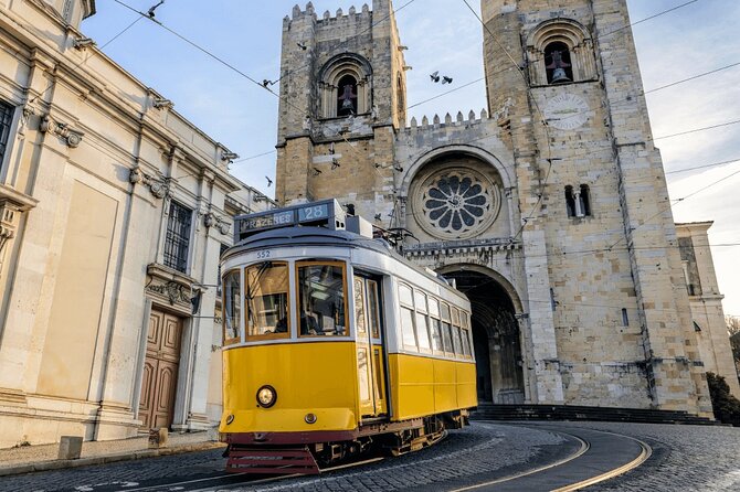 1 Guide 1 Tuk Tuk — Complete Historical Tour — True Local Guide - How a Tuk Tuk Makes Lisbon Click in 4 Hours