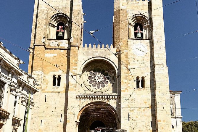 1 Hr City Tuk Tuk / Electric Car Tour of Lisbon - Alfama, Graça, and Mouraria: what you should notice beyond the postcard