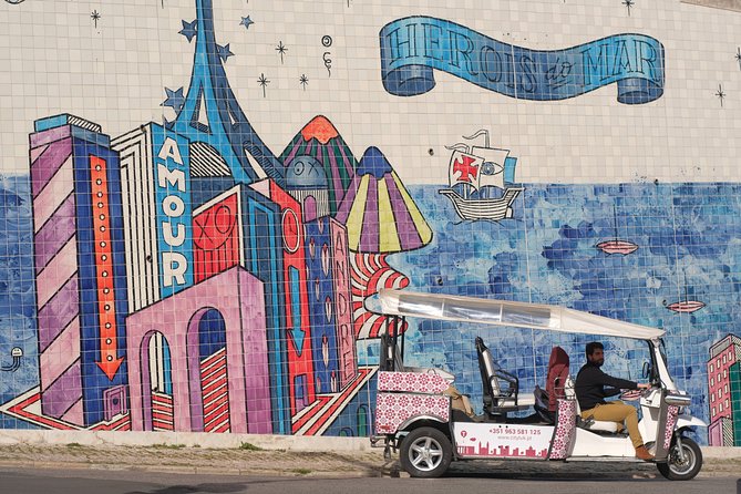 1 Hr City Tuk Tuk / Electric Car Tour of Lisbon - São Vicente de Fora and the Portas do Sol viewpoint payoff