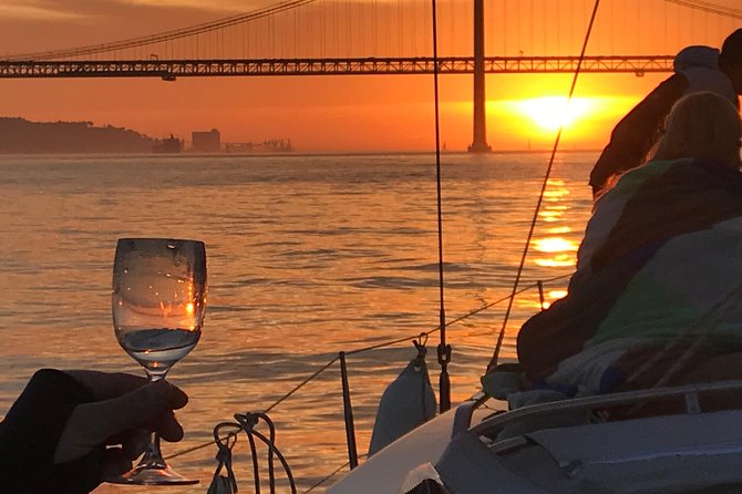 2 Hour Lisbon Sunset and Wine Sailing Tour - Key things I’d circle before you book