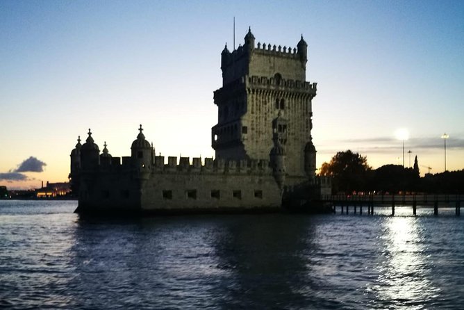 2-Hour Lisbon Traditional Boats Sunset Cruise with White Wine - Lisbon Cathedral and Ajuda Palace: a “from-above” feeling without the hike