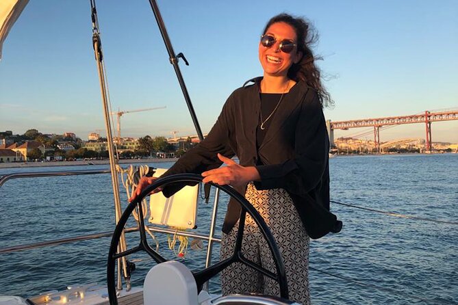 2 Hours Sailing Tour in Lisbon - Passing the 25 de Abril Bridge, Praça do Comércio, and Sé Cathedral
