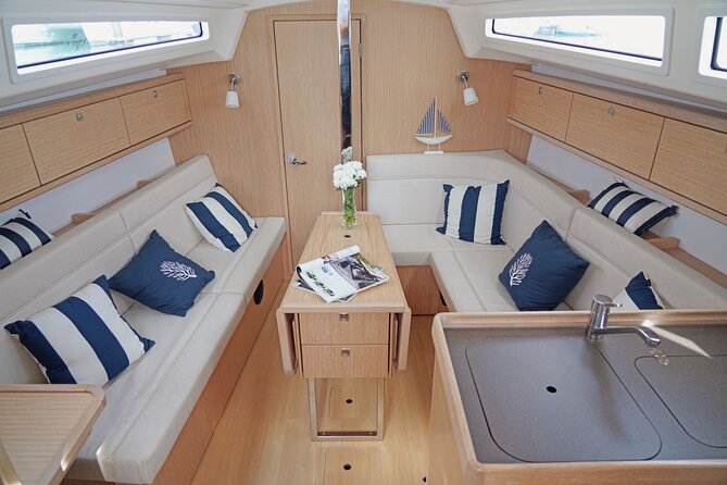 2 Hours Sailing Tour in Lisbon - Onboard comfort: snacks, drinks, photos, and the little perks that matter