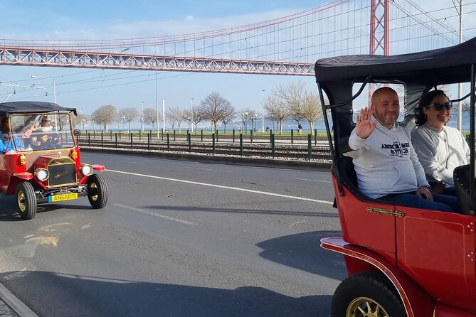 2h Classic Tuk: Discover Lisbon’s Hidden Treasures - Alfama starts the story: Sé Cathedral, Santa Luzia, and Portas do Sol
