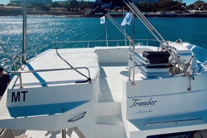 2H Lisbon Private Luxury Catamaran Tour with Welcome Drink - Historic Belém river views and a major plaza for your best shot