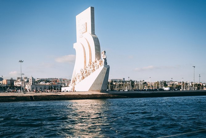 2h Private Group - Exclusive Boat Tour with Local Sailors - A focused 2-hour Tagus sail, built around Lisbon’s most famous views