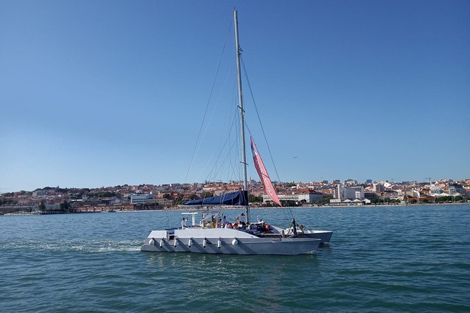 2H Private Sailing Catamaran "Vertigo" Tour in Lisbon up to 18pax - Ponte 25 de Abril and the Christ statue: why these views feel extra