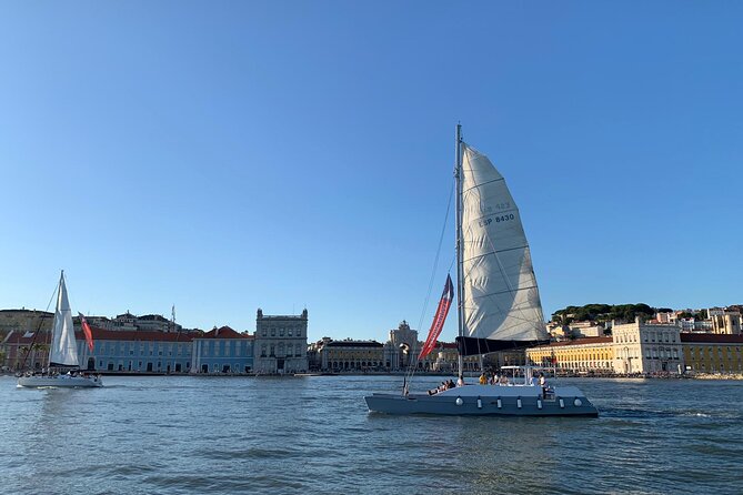 2H Private Sailing Catamaran "Vertigo" Tour in Lisbon up to 18pax - The crew and boat feel: the human side of the experience