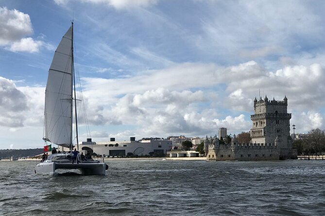 2H Tour on a Private Sailing Catamaran "Scarlett" up to 16 people - Why a private catamaran in Lisbon beats the usual sightseeing
