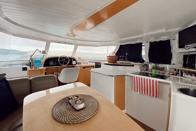 3 Hours Private Tour with Dives in Catamaran in Lisbon - On-Board Comfort And The Crew That Makes It Work