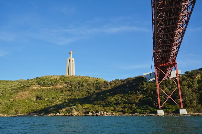 3 Hours Private Tour with Dives in Catamaran in Lisbon - Price And Value: $626.18 Per Group For Up To 14