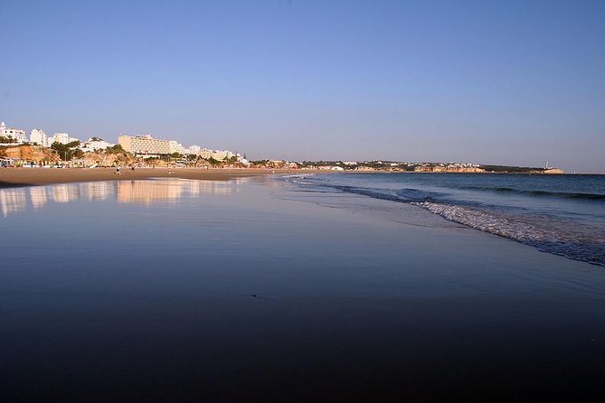4-Day South Portugal Tour from Lisbon: Lagos, Algarve Coast, Sagres, Évora, Beja and Setúbal - Hotel nights, breakfasts, and coach practicalities that affect your day