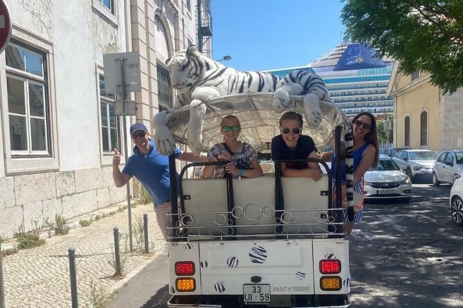 4-hour Tuk Tuk Tour of Belém, City Center, and Lisbon's Old Town - Miradouro das Portas do Sol: same corner, different view