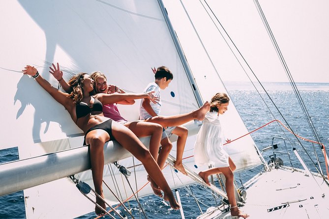 4h Private Boat Tour - Sailing, Swimming and Sunbathing - Sailing Toward Belem: The View Is the Point