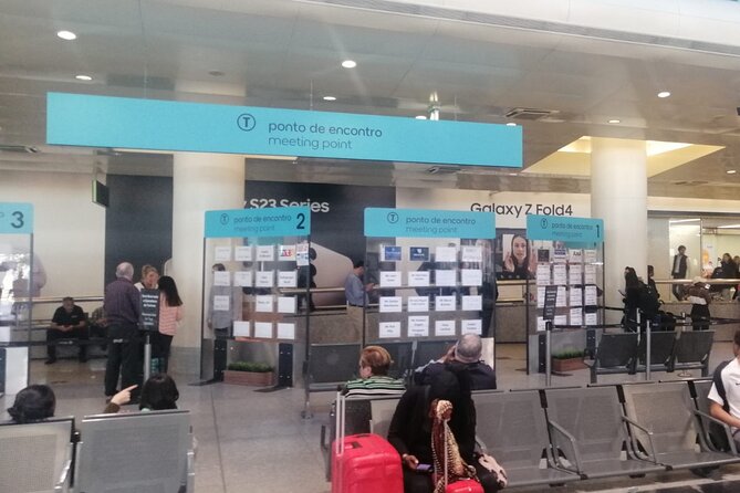 Airport Private Transfer to/from Lisbon - Private vehicle comfort with real luggage support