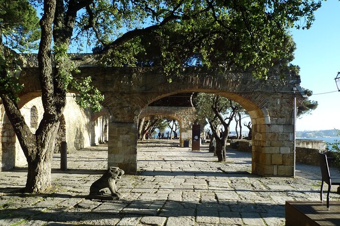 Alfama and the Castle of Saint George Skip the line Tour - What you actually get inside São Jorge: siege of 1147 plus the archaeological museum