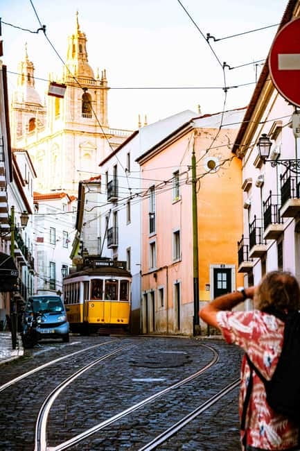 Alfama Photo Walk: Lisbon Photography Tour with a Local - Price and Value: Is $110 Worth It for a 3-hour Walk?