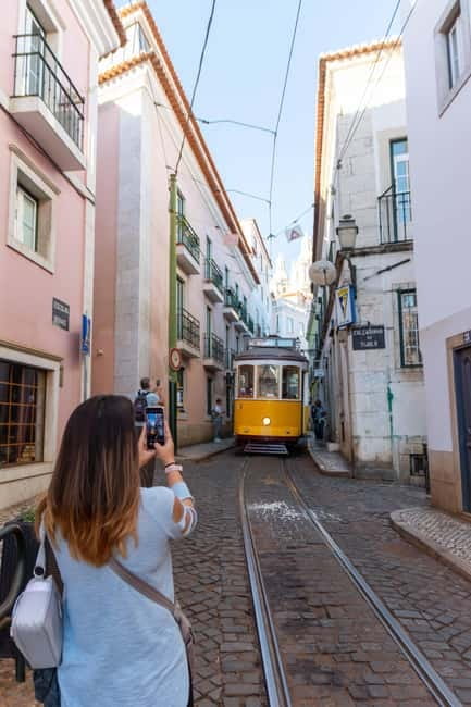 Alfama Photo Walk: Lisbon Photography Tour with a Local - Who This Tour Suits Best (And Who Might Not)