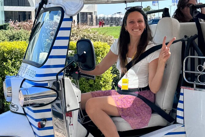All City Premium Private Guided Tour by Tuk-Tuk in Lisbon - Meeting at Hard Rock Cafe and finding your tuk-tuk fast