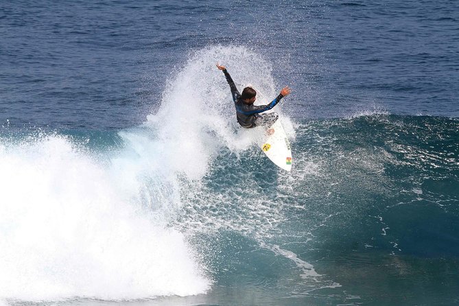 Aulas de Surf - Small-Group Coaching, With Real Attention to Kids and Adults