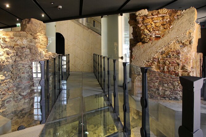 Award-Winning One-of-a-Kind Garum & Seafood Lisbon Food Tour - Stop 1 at Casa dos Bicos: Where Roman Garum Gets Tangible