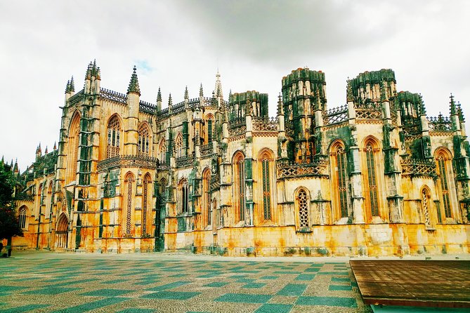 Batalha, Alcobaça, Óbidos, Fátima & Nazaré Private Tour - Stop 1: Fátima Sanctuary, 1 hour that sets the tone