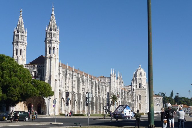 Belem and Jeronimos Monastery Guided Small Group Walking Tour - Belém Tower and the Monument to the Discoveries: what to look for on the outside