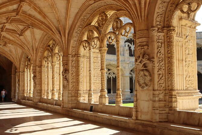 Belém Tour: Jerónimos Cloisters + Pastel Tasting - Monument to the Discoveries photo stop: views and symbolism in 20 minutes