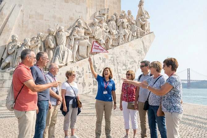 Belem Walking Tour with Pastéis Tasting and Jerónimos Monastery - Getting your bearings at Afonso de Albuquerque Square