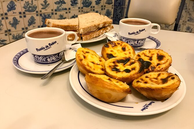 Belem Walking Tour with Pastéis Tasting and Jerónimos Monastery - Centro Cultural de Belém and the Jerónimos exterior preview