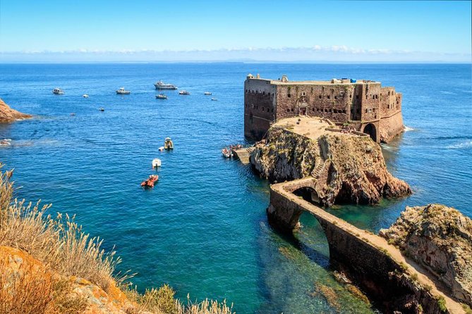 Berlengas Tour - Fortaleza de Peniche, from waves and surf to prison walls