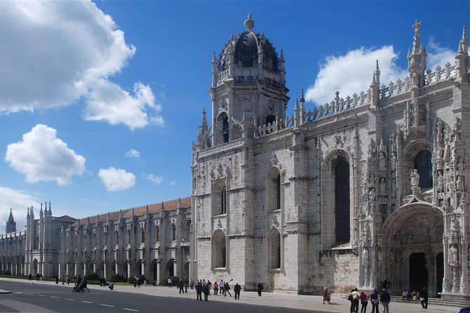 Best of Lisbon Full Day Private Tour - Viewpoints and vertical icons: Portas do Sol to Santa Justa