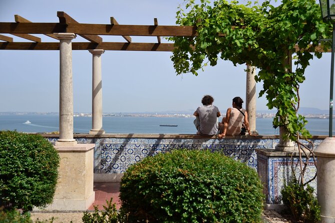 Best of Lisbon Small-Group Guided Walking Tour - Miradouro Chao do Loureiro and the view moment that resets your eyes
