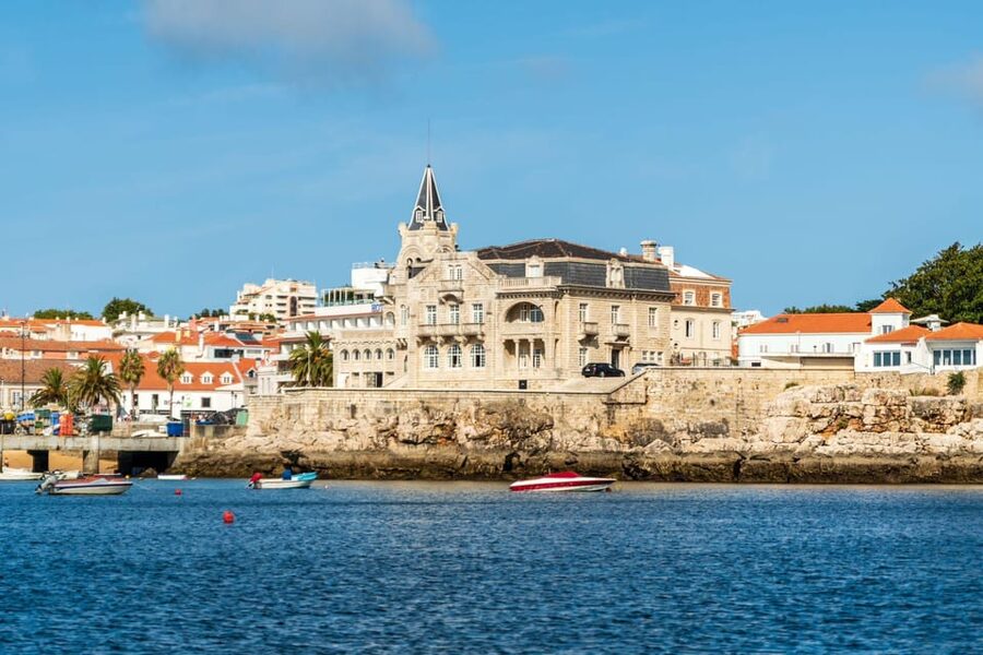 Boat tour: charming Cascais Coast to Lisbon lighthouse - Comfort and safety: what you get, and what to wear