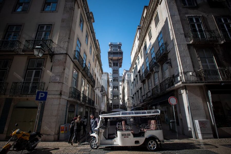 Burguês: Lisbon City Center Private Tuk Tuk Tour - Estrela Basilica and Park to finish with calm