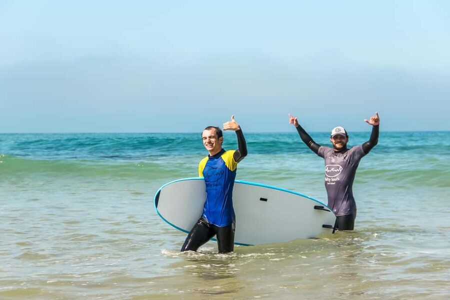 Cascais: Local Surf Experience - Small-group coaching: why you learn faster when it is not crowded