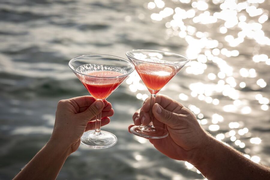 Cascais: Private boat with skipper, fuel, food and drinks - Estoril Coast in 2 to 4 hours: beach views without the crowd stress