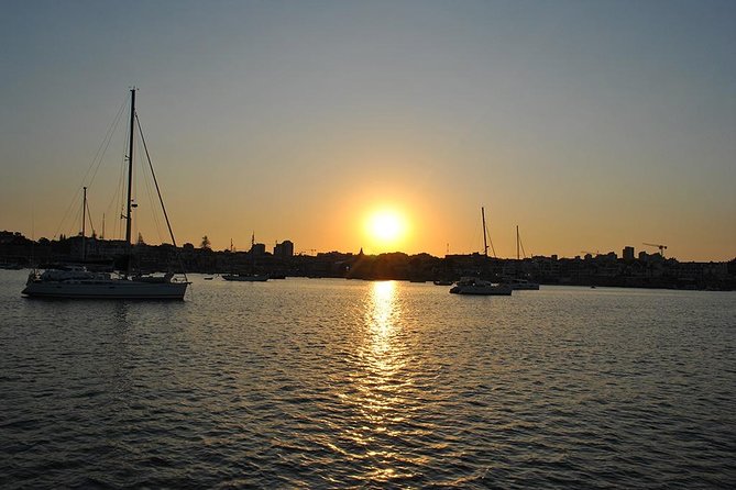 Cascais Private Luxury Sunset 2h Cruise with a drink - Meeting in Cascais Marina, then starting with the best angle