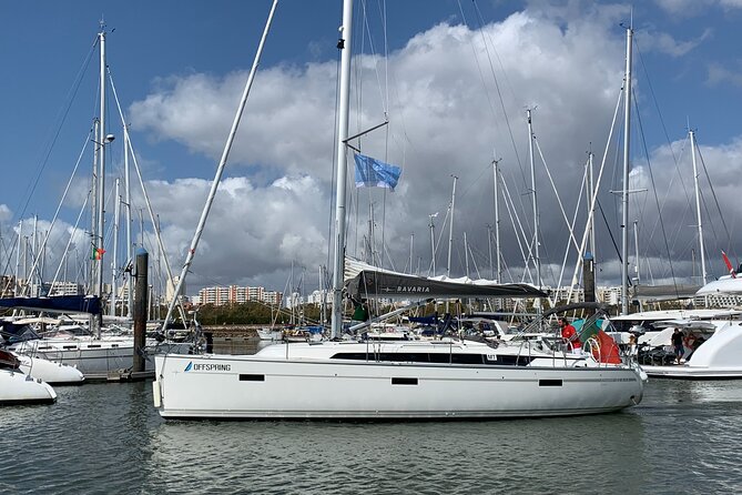 Cascais Private Sailing Cruise with a drink - Half day/full day - The crew, drinks, and how the mood is handled
