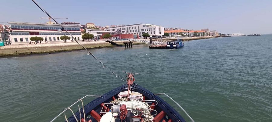Cascais: Sunset Cruise to Lisbon with Open Bar - Why This Cascais to Lisbon Sunset Cruise Works