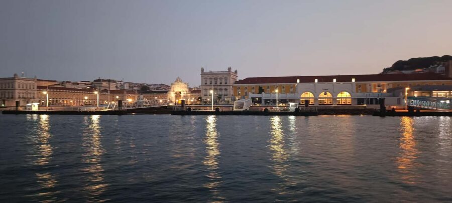 Cascais: Sunset Cruise to Lisbon with Open Bar - Belém from the Water: Tower and Monument Views