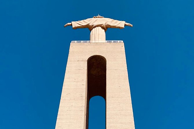 Cristo Rei Tuk-Tuk and River Cruise (2:45h) - Why this route works so well in Lisbon