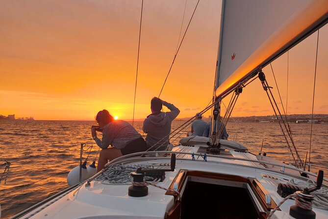 Daytime/Lisbon Sunset Boat with history and wine (small group) - Getting to Pypas Cruises at Doca de Belém without stress