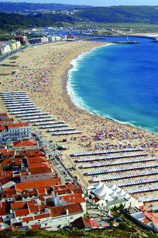 De Lisboa: Óbidos & Nazaré Giant Waves, Ginja & Small Group - Small-group comfort and guide-led clarity