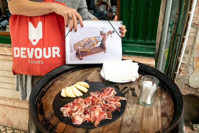 Devour Lisbon: The Ultimate Portuguese Food Tour - Wine tastings, green wine, and the “three drinks” logic