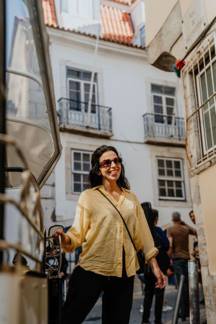 Discover Lisbon 4h Tuk Tuk - Lisbon Cathedral, Mouraria, and the “tight” old-city start