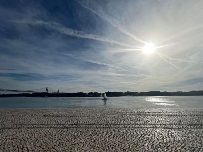 Discover Lisbon 4h Tuk Tuk - São Vicente de Fora and the Pantheon photo moments
