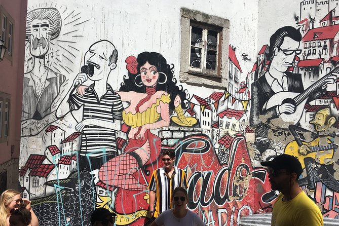 Discover Lisbon's Alfama: Secrets of the Old Town - Your Guide Matters, and Valeria Sets a Friendly Tone