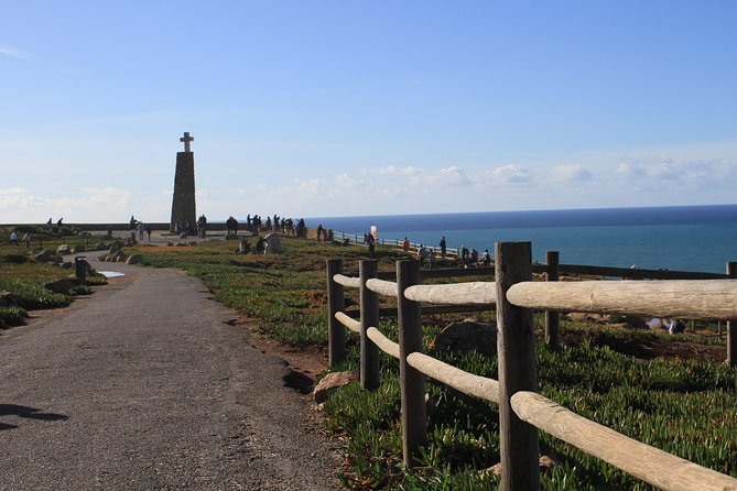 Discover Sintra and Cascais by comfy van - Private Full Day Tour - Lunch Timing: You Get the Schedule, You Pay for the Meal
