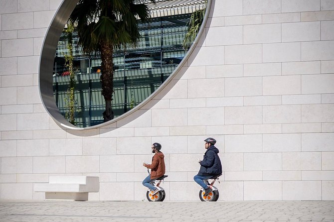 Discoveries Sitway Tour - Clinical Center Champalimaud: a timed viewpoint stop